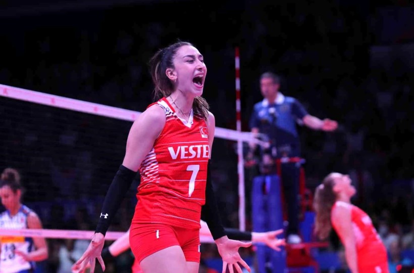 Milli voleybolcu Hande'yi yüzüne asit atmakla tehdit ediyordu: Yakalandı - Resim: 1
