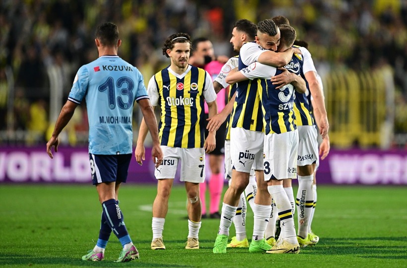 Spor yazarları Fenerbahçe-Adana Demirspor maçını değerlendirdi! "İhtiyarlar 3 puanı getirdi" - Resim : 7