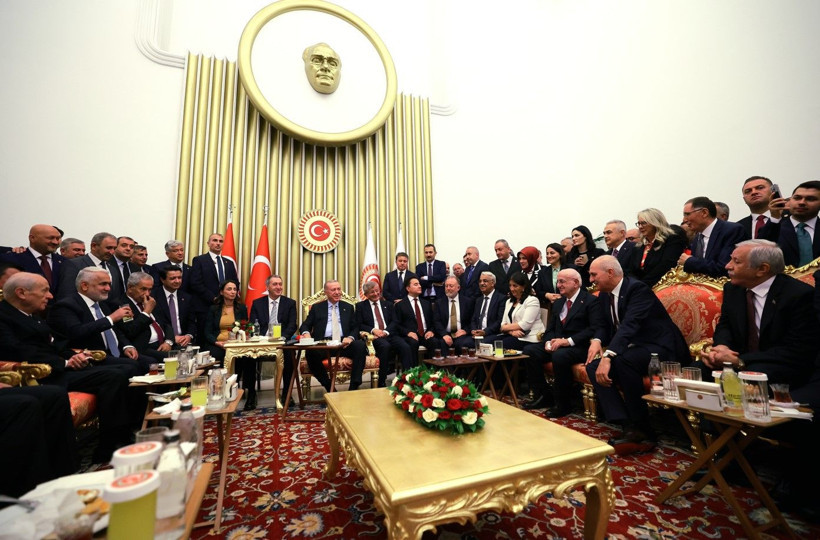 Cumhurbaşkanı Erdoğan, TBMM'de parti lideriyle buluştu - Resim: 5
