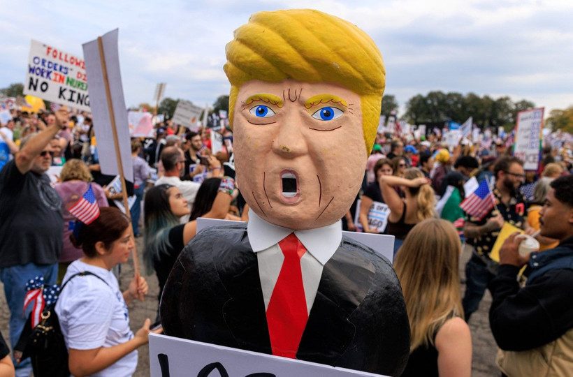 New York'ta on binlerce kişi "Krallara Hayır" protestolarında Trump yönetimini eleştirdi - Resim: 32