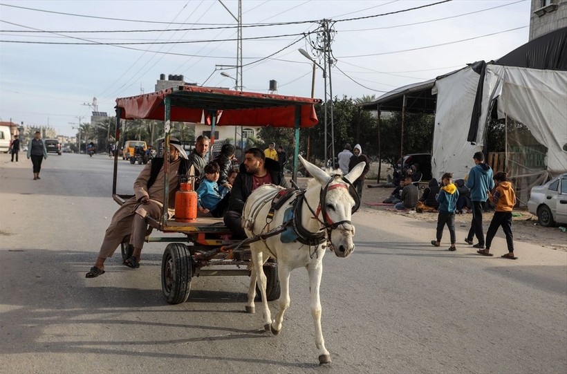 İsrail-Hamas ateşkesinden sonra Gazze'de tüp kuyruğu - Resim: 11