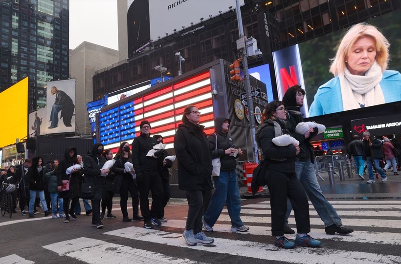 New York Gazze'de ölen binlerce bebek ve çocuk için sessiz yürüyüş yaptı - Resim: 16