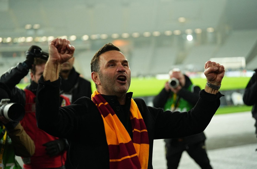 Okan Buruk, taraftarlara 3’lü çektirdi - Resim: 4