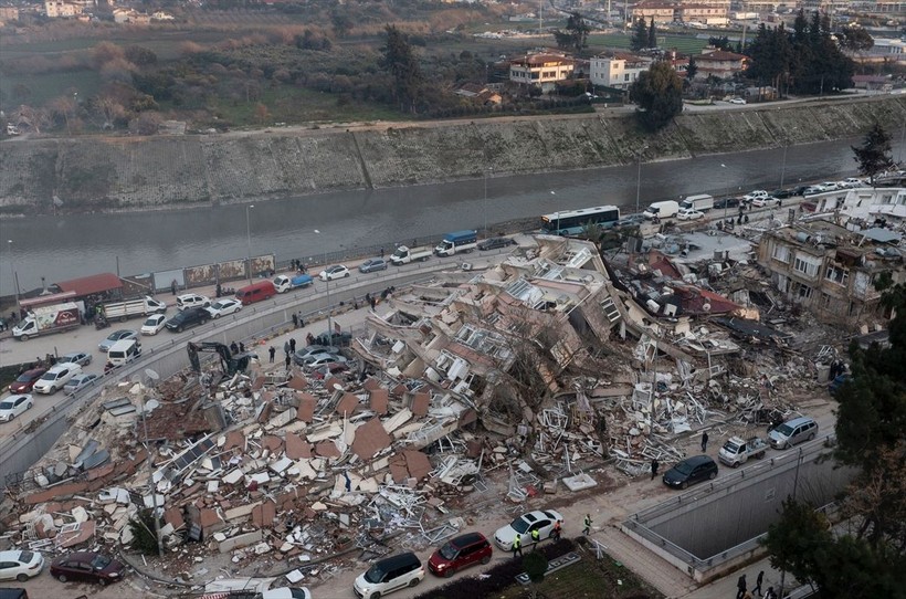 SON DAKİKA DEPREM: Kahramanmaraş merkezli depremde 3. güne girildi: Bölgeden yürek burkan fotoğraflar - Resim: 26