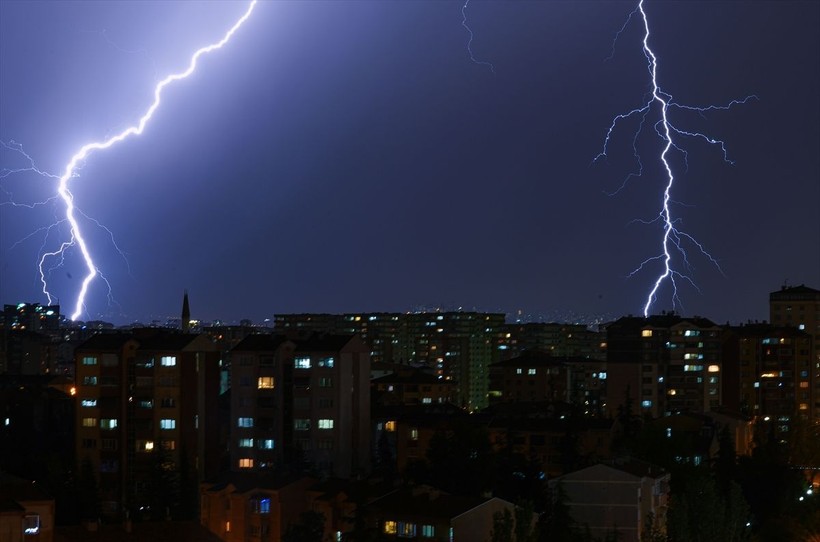 Ankara’da sağanak yağış hayatı olumsuz etkiledi - Resim: 10