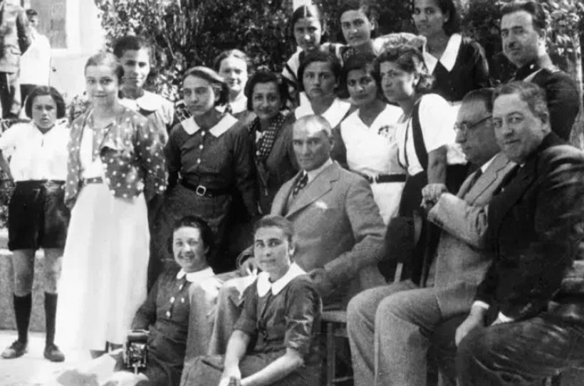 19 Mayıs Atatürk'ü Anma, Gençlik ve Spor Bayramımız kutlu olsun - Resim : 3