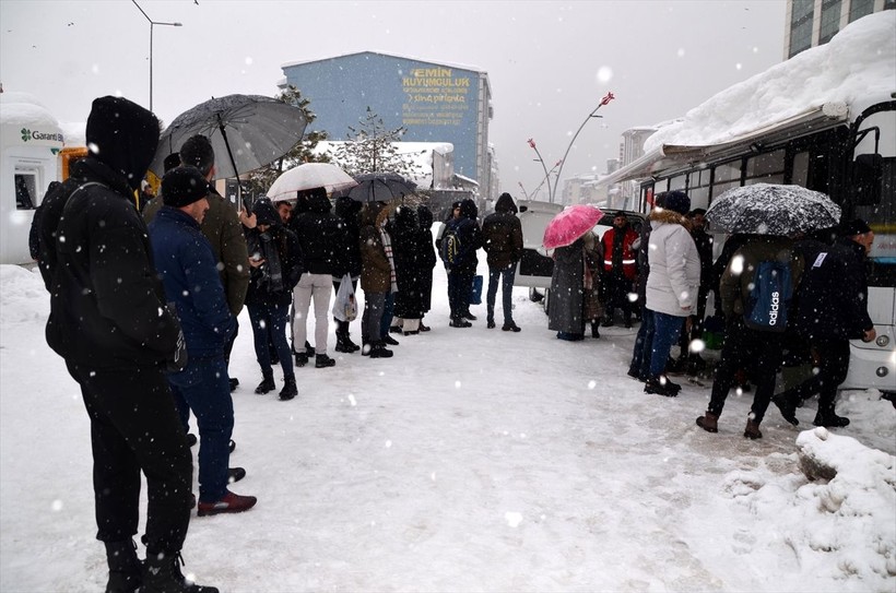 Ülkenin dört bir yanından depremzedelere kan bağışı yapılıyor - Resim: 38