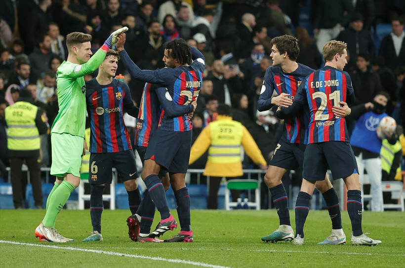 Real Madrid El Clasico'da isabetli şut atamadı! Barcelona deplasmanda kazandı - Resim : 1