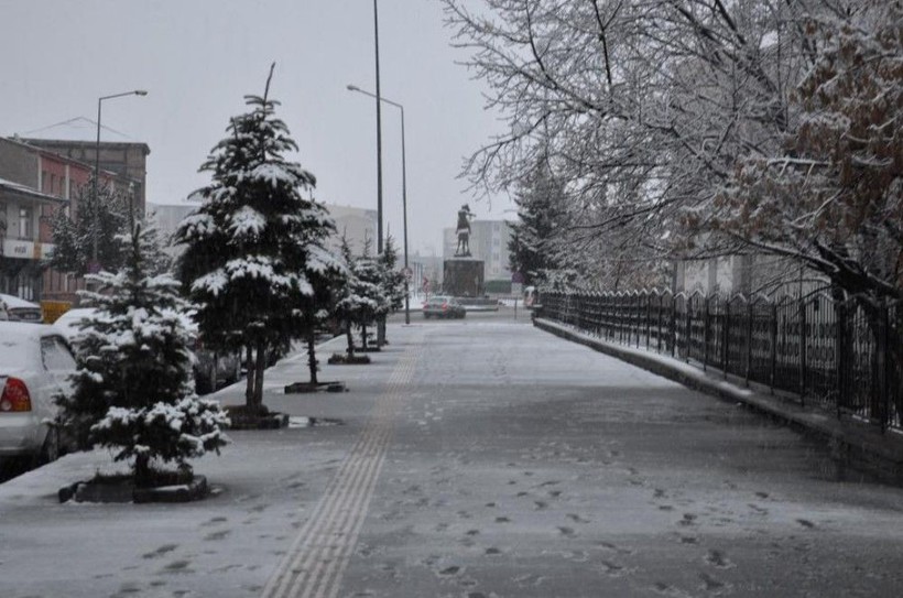 Mart kapıdan baktırdı! Kars'ta kar sürprizi - Resim: 13