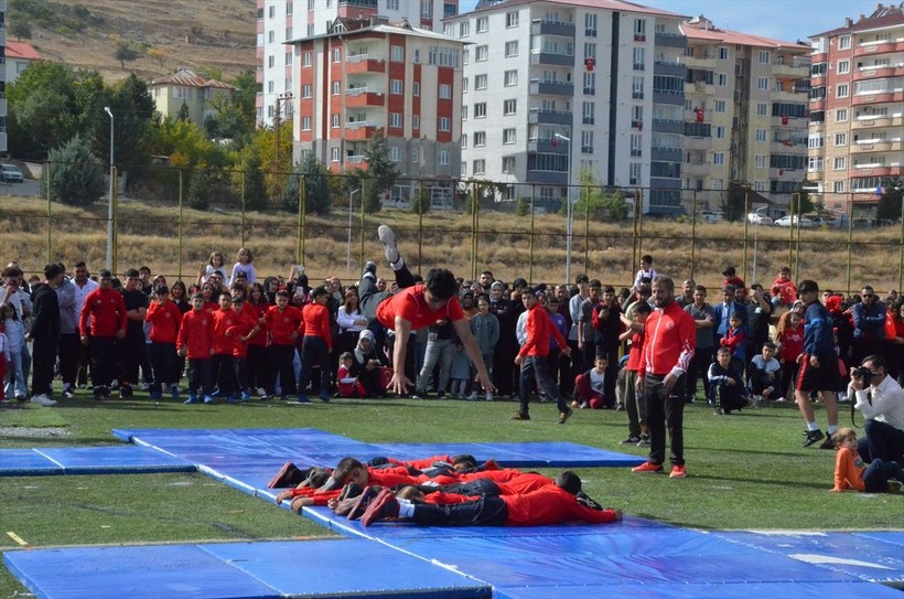 Türkiye iliklerine kadar Cumhuriyet'i kutluyor! Nereye baksan kırmızı-beyaz! 🤍❤️Meydanlarda 7'den 70'e 100. yıl coşkusu - Resim: 236