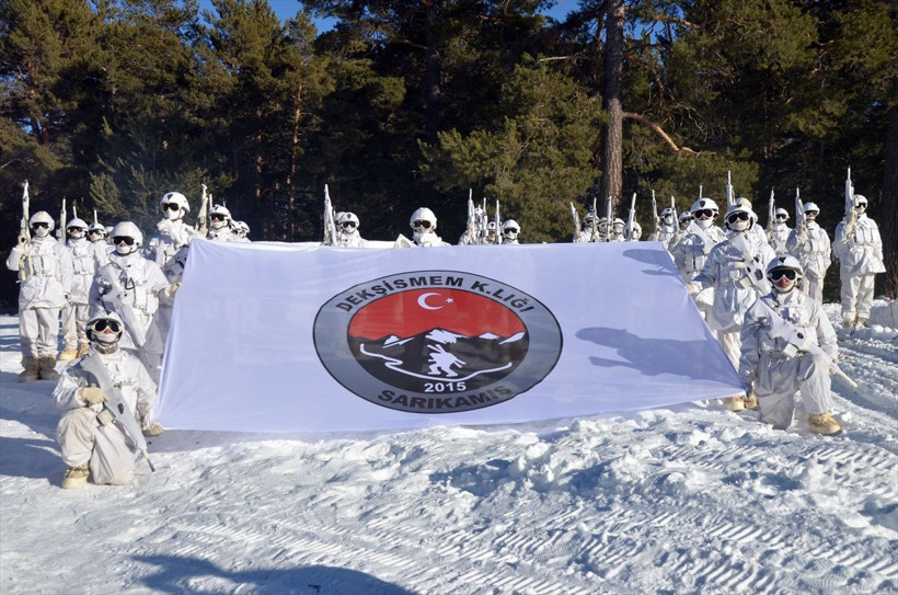 Komandoların Kars'ın karlı dağlarında zorlu eğitimi❄️⛷️🗻 - Resim: 24