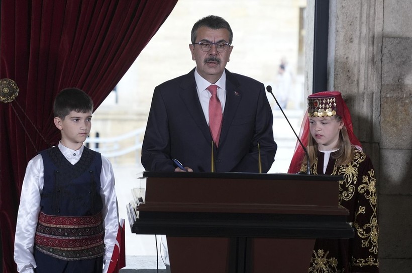 Milli Eğitim Bakanı Tekin öğrenci ve öğretmenlerle Anıtkabir'e gitti - Resim: 3