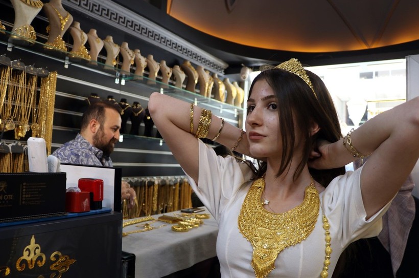 Milyonluk aşiret düğünlerinin yapıldığı Van'da altın alamayanlar imitasyon takıya yöneldi - Resim: 5