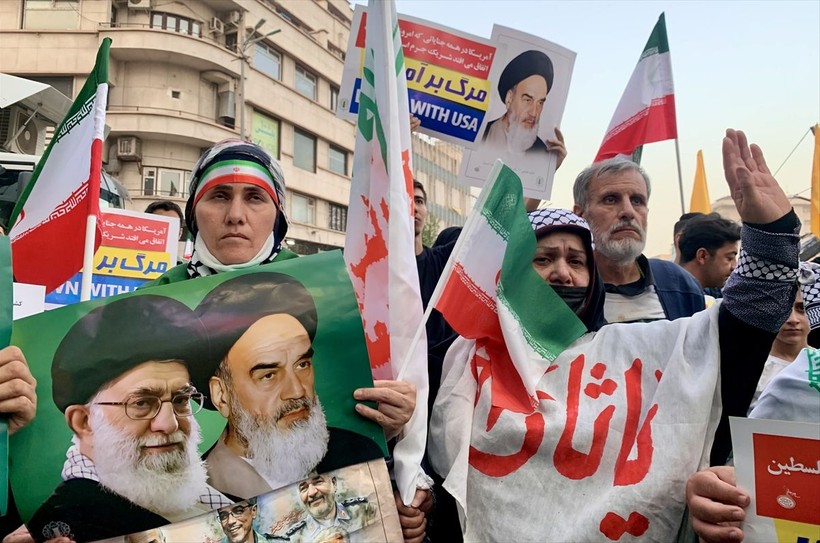 İran-İsrail ateşkesi sonrası Tahran'da kutlama - Resim: 8