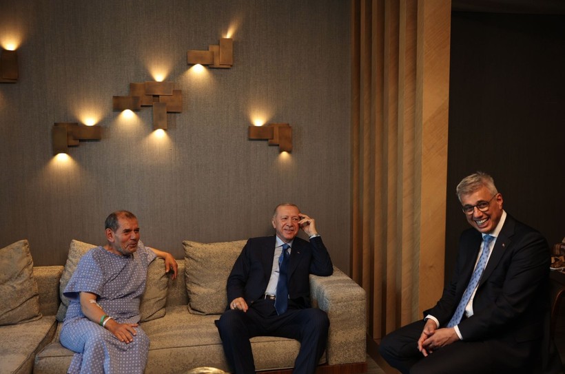 Cumhurbaşkanı Erdoğan ameliyat olan Dursun Özbek'i ziyaret etti - Resim : 2