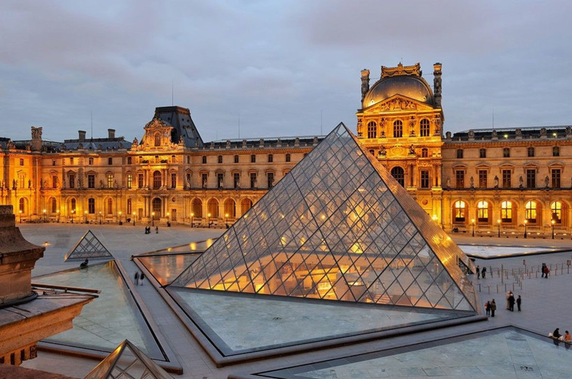 Louvre Müzesi'nden çalınan mücevherlerin değeri 88 milyon euro - Resim: 2