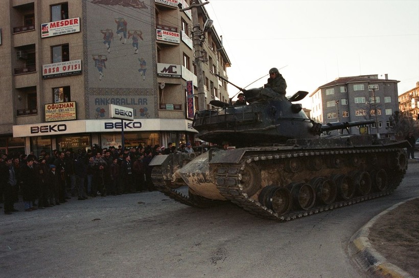 Türkiye Cumhuriyeti'nin 'postmodern darbesi' 28 Şubat'ın üzerinden 26 yıl geçti - Resim: 4