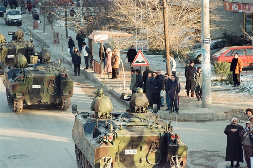 Türkiye Cumhuriyeti'nin 'postmodern darbesi' 28 Şubat'ın üzerinden 26 yıl geçti - Resim: 9
