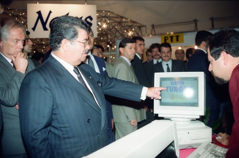 8. Cumhurbaşkanı Turgut Özal'ın ölümünün üzerinden 30 yıl geçti - Resim: 5