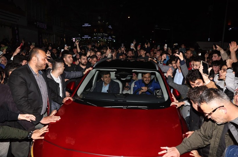 Bağcılar'da taksiciler, Togg konvoyu oluşturdu - Resim: 9