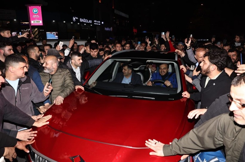 Bağcılar'da taksiciler, Togg konvoyu oluşturdu - Resim: 14