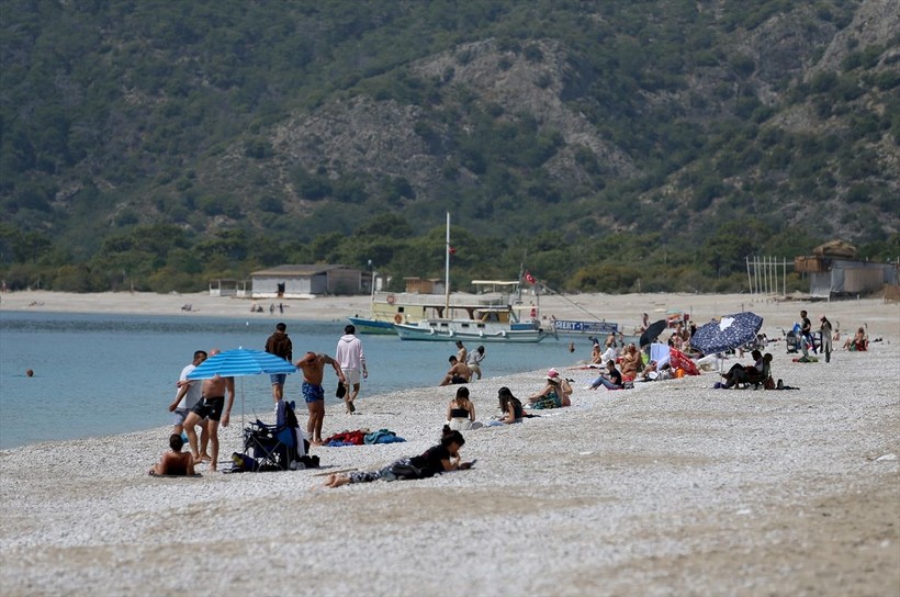 Muğla'da oy kullanan seçmenler kendini denize attı - Resim: 14
