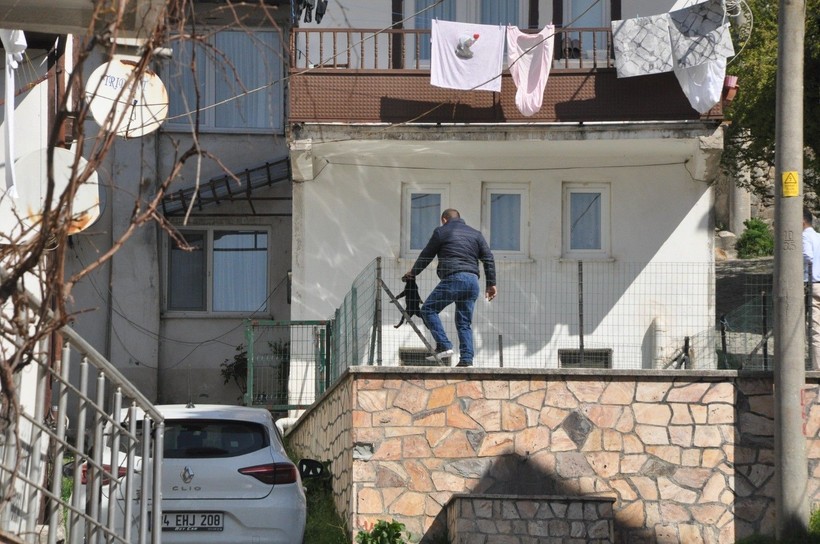 Boğulmak üzere olan yavru köpeği vatandaşlar kurtardı - Resim: 5