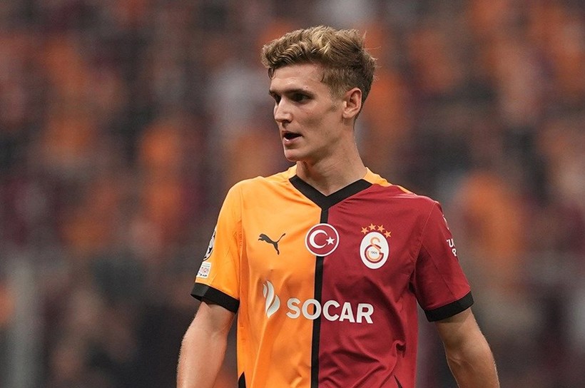 Ünlü yorumcudan iki Galatasaraylı için flaş sözler: "Fiyasko" - Resim: 7
