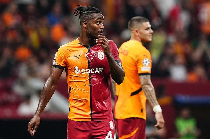 Ünlü yorumcudan iki Galatasaraylı için flaş sözler: "Fiyasko" - Resim: 4