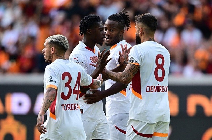 Galatasaray'ın sol bekine Bundesliga'dan Werder Bremen talip oldu - Resim: 3