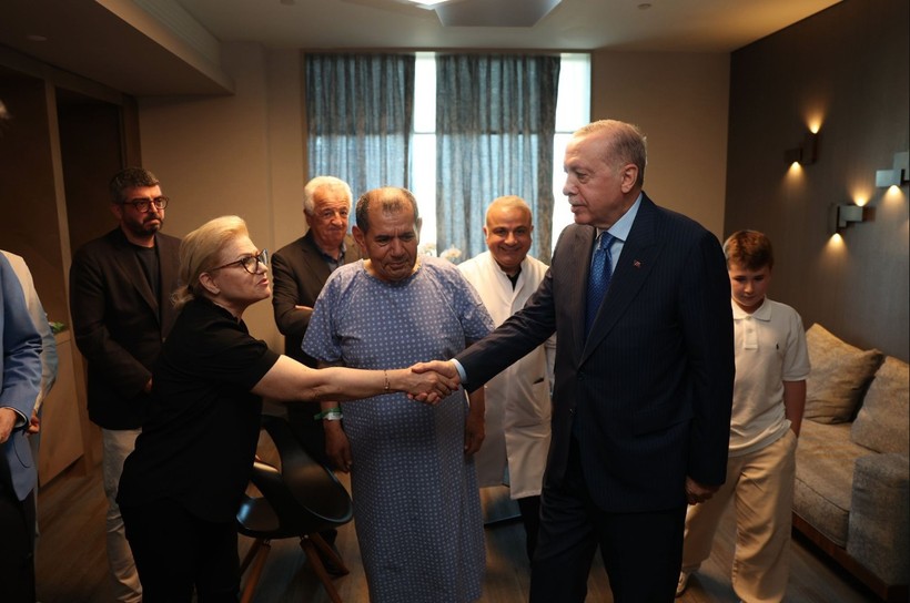 Cumhurbaşkanı Erdoğan ameliyat olan Dursun Özbek'i ziyaret etti - Resim : 1