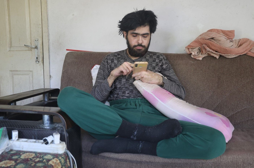 Depremin ardından eve kapanan gencin mucize dönüşümü! Sonunda ikna edildi - Resim: 1