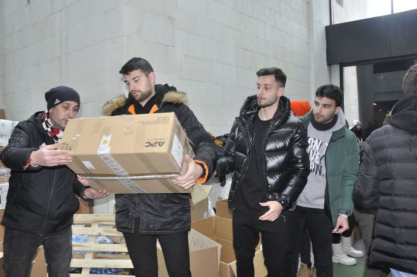 Spor camiası tek yürek! Mertens, Mesut, Eda, Josef, Cenk ve dahası... - Resim: 11