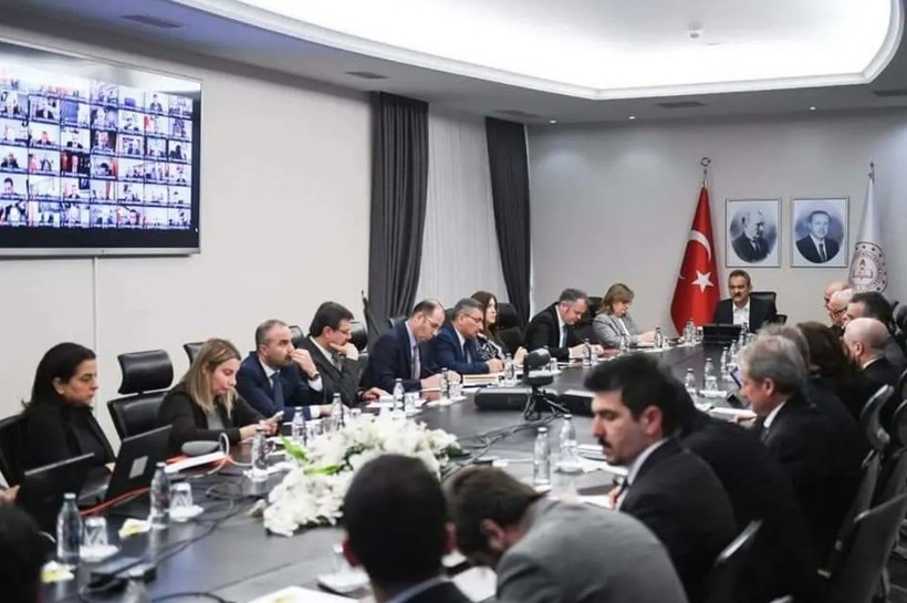 Okullar ne zaman açılacak? Deprem bölgesindeki öğretmenlerin nakil süreci ne zaman başlayacak? Milli Eğitim Bakanı Mahmut Özer'den açıklamalar - Resim: 6