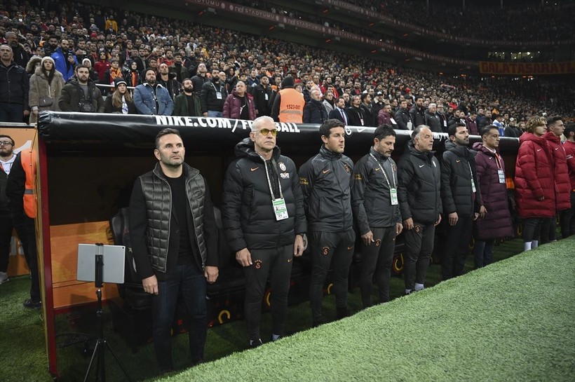 Galatasaray'da 8 yolcu! Okan Buruk biletlerini kesti - Resim: 3