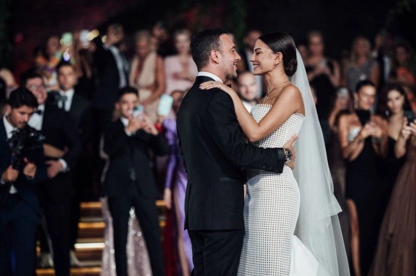 Demet Özdemir ve Oğuzhan Koç ayrılığı sonrası gözler Zeynep Koçak'a çevrildi! Eski sevgilinin yaptığı paylaşıma yorum yağdı - Resim: 4