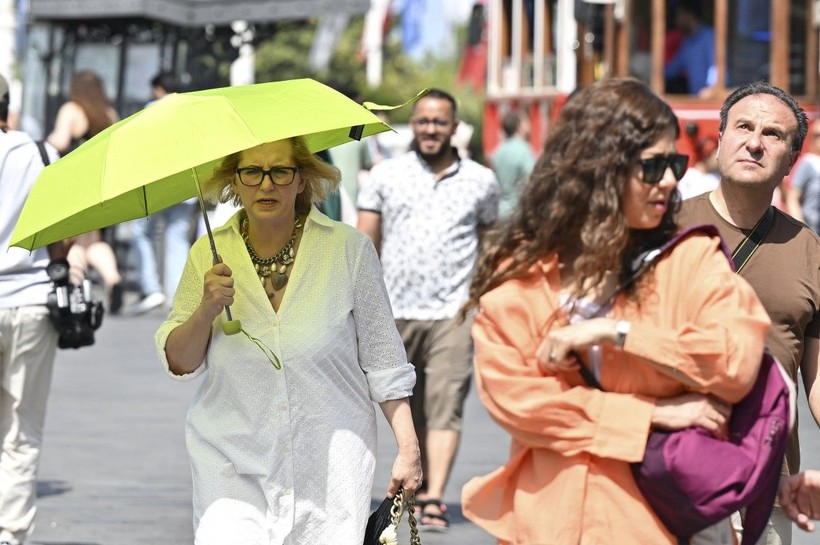 İşte İstanbul'un en sıcak ilçesi! Meteoroloji uyarmıştı: İstanbul alev alev yanıyor - Resim: 7