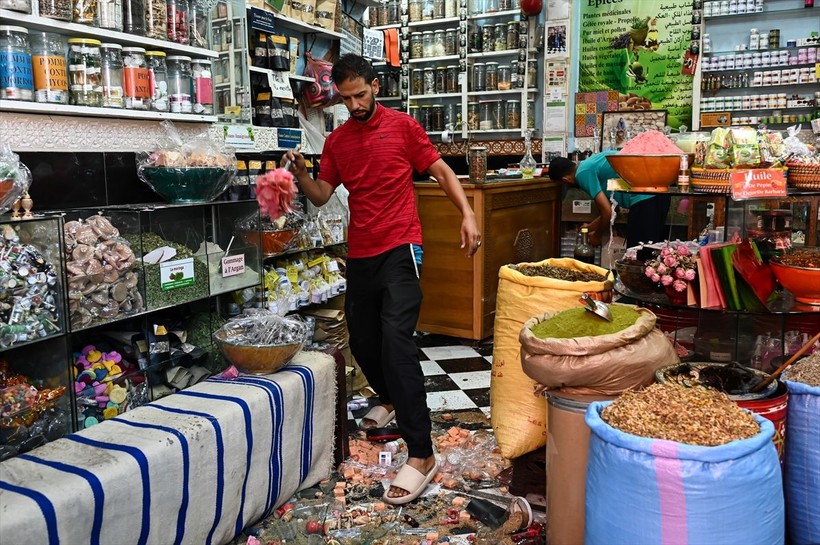 Fas'ı enkaza çeviren deprem! Göbek bağı kopmamış yenidoğan toprak altından çıkarıldı - Resim: 30