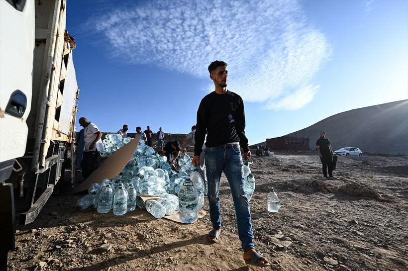 Fas'ı enkaza çeviren deprem! Göbek bağı kopmamış yenidoğan toprak altından çıkarıldı - Resim: 84