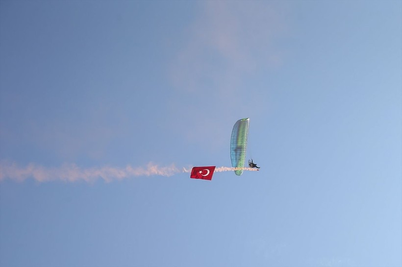 Türkiye iliklerine kadar Cumhuriyet'i kutluyor! Nereye baksan kırmızı-beyaz! 🤍❤️Meydanlarda 7'den 70'e 100. yıl coşkusu - Resim: 272