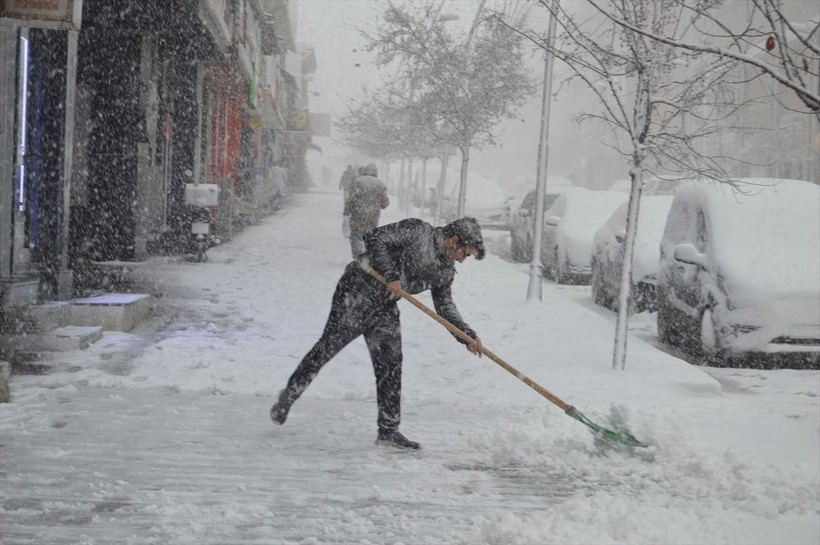 Başkent Ankara beyaz masalı yaşıyor! Yurt genelinden kar manzaraları ❄️☃️🧤 - Resim: 30