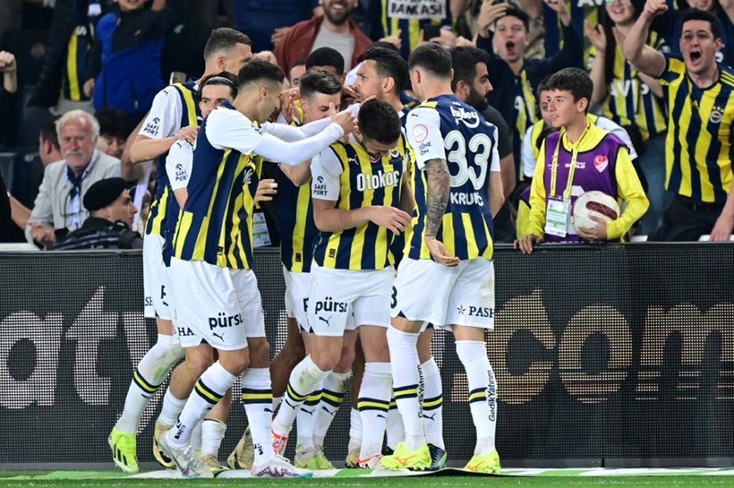 Fenerbahçe Galatasaray'ın rekorunu kırdı - Resim : 3