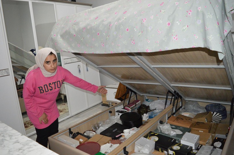3 aylık evli çiftin 500 bin TL'lik altınları evinden çalındı - Resim: 8