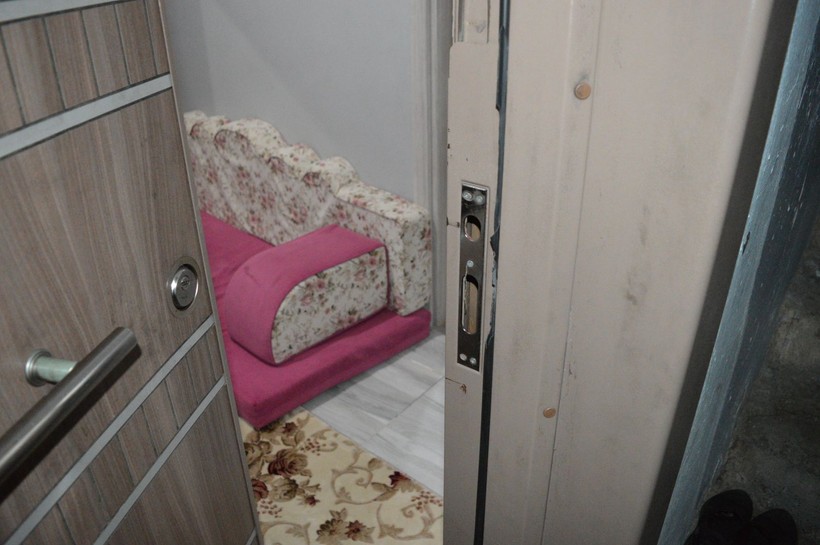 3 aylık evli çiftin 500 bin TL'lik altınları evinden çalındı - Resim: 7
