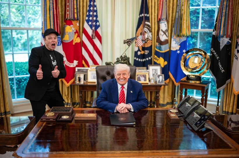 Trump-Musk aşkı kısa sürdü! Musk: Epstein dosyalarında Trump var o yüzden açıklamaladılar - Resim : 1