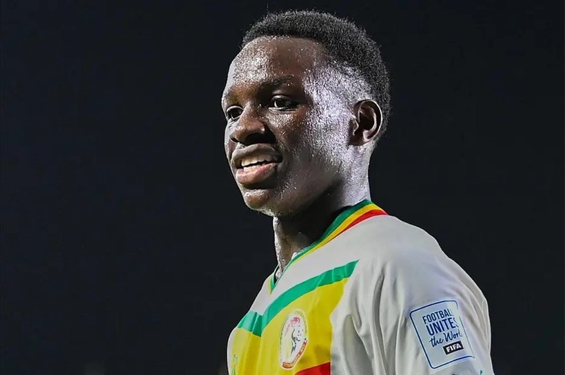 Fenerbahçe ilk transferini yaptı: Amara Diouf ile 5 yıllık imza - Resim : 1