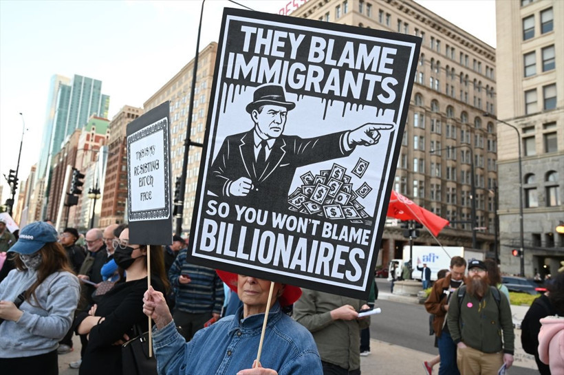 New York'ta on binlerce kişi "Krallara Hayır" protestolarında Trump yönetimini eleştirdi - Resim: 5