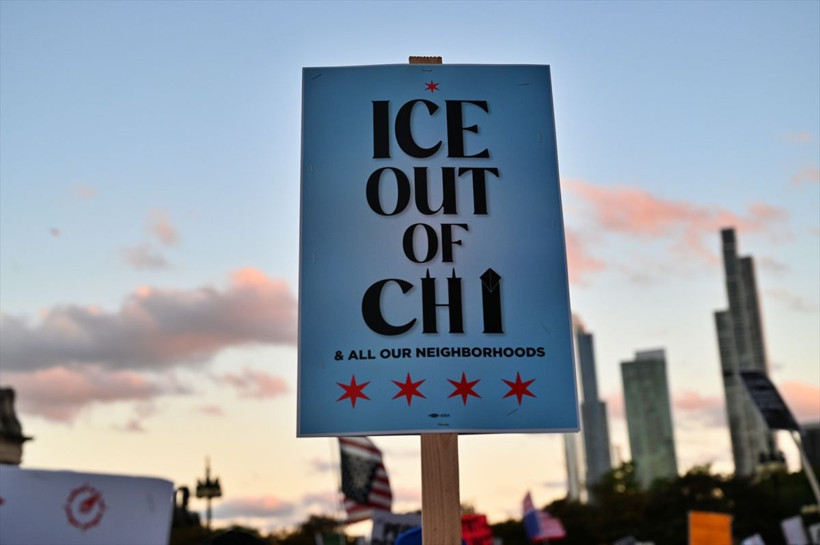 New York'ta on binlerce kişi "Krallara Hayır" protestolarında Trump yönetimini eleştirdi - Resim: 11