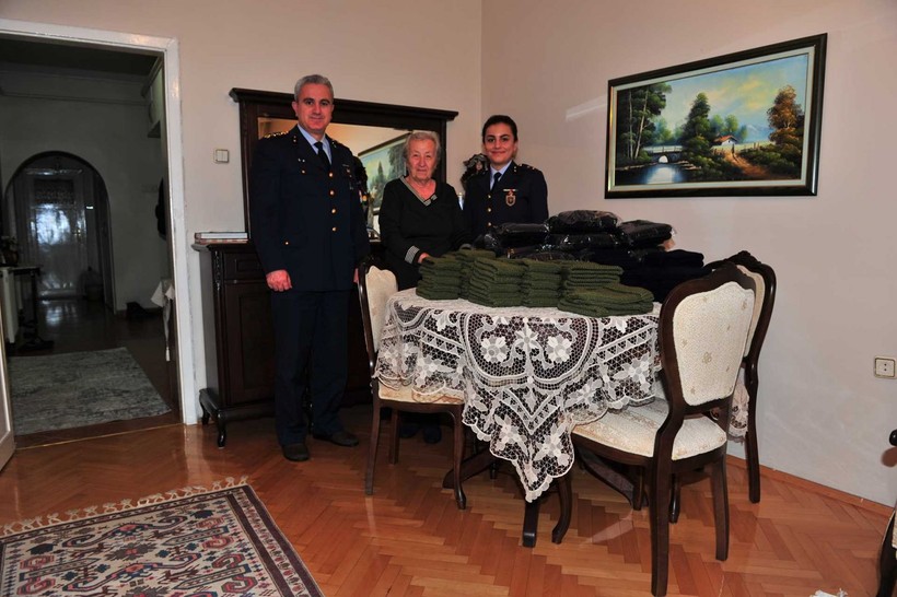 Hatice ninenin hediye bere ve boyunlukları Mehmetçik'i sıcak tutacak - Resim: 3