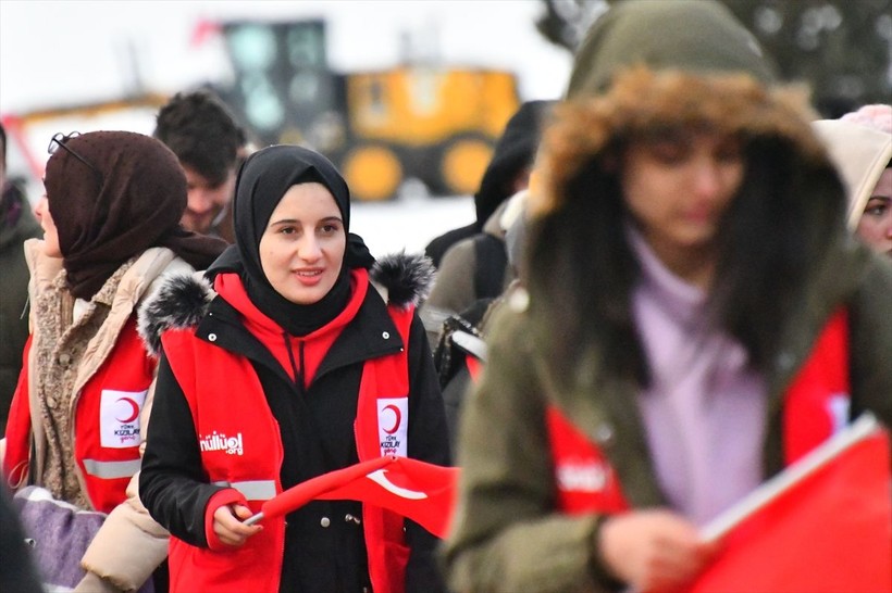 Sarıkamış şehitlerini anma etkinliğinde binlerce vatandaş Allahuekber Dağları'nda yürüdü - Resim: 25